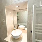 Cozy Apartment In Paris\'S Latin Quarter